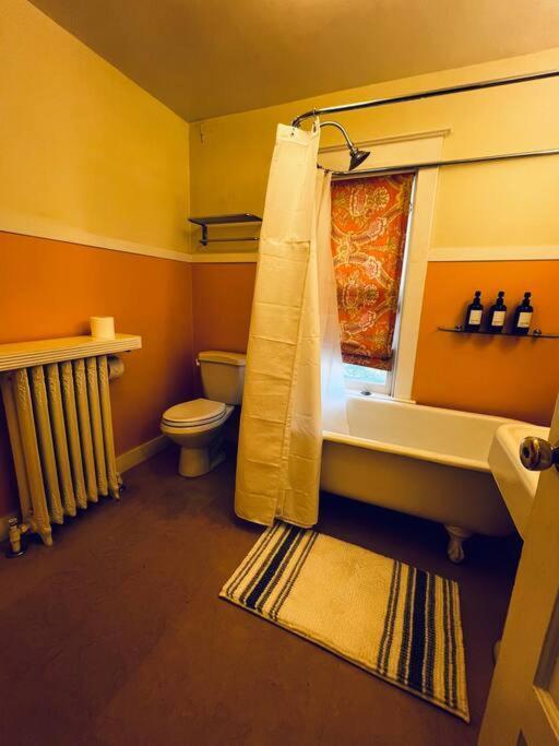 4 Bedroom Dc'S Best Location With Parking, Walk To Clarendon Metro, Shopping And Nightlife! Arlington Exterior photo