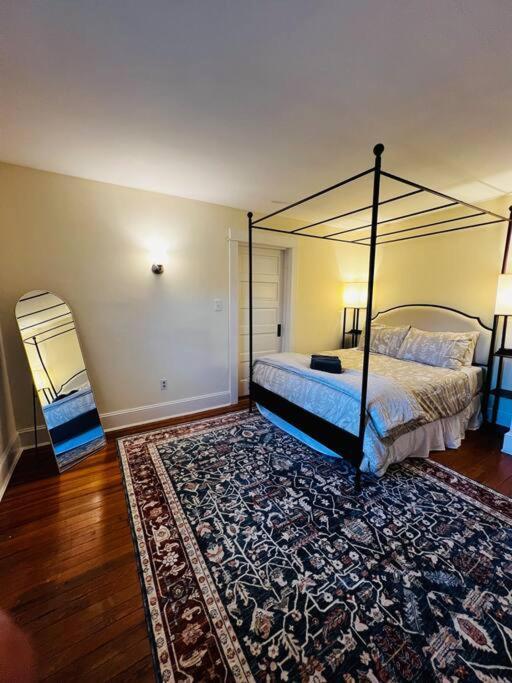 4 Bedroom Dc'S Best Location With Parking, Walk To Clarendon Metro, Shopping And Nightlife! Arlington Exterior photo